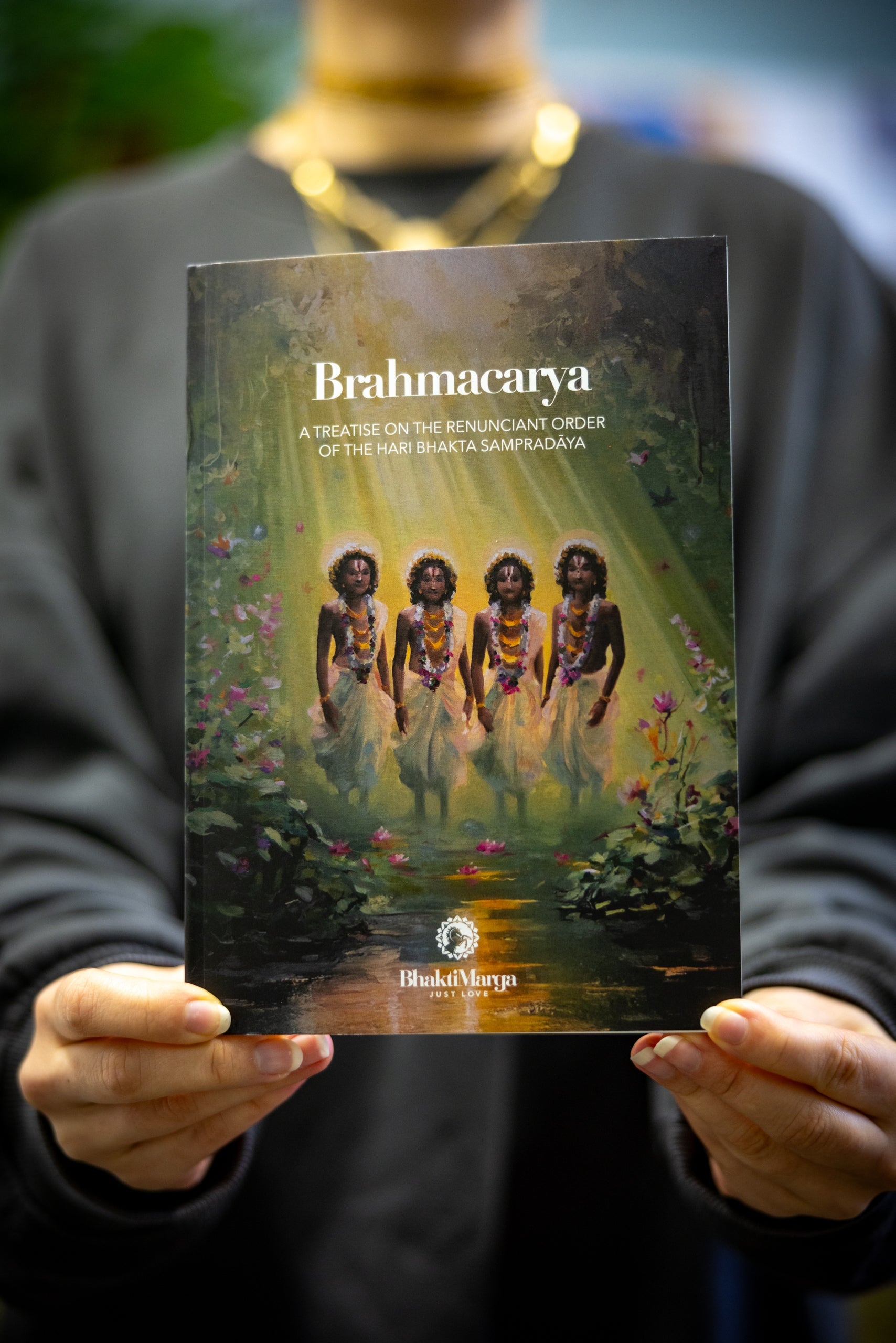 Back cover of Brahmacarya book by Paramahamsa Vishwananda - Bhakti Shop